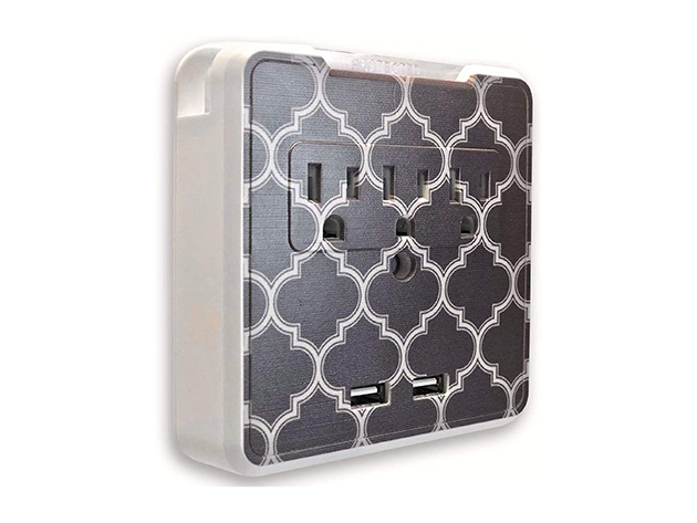 GlamSocket Decorative Multi-Outlet & Dual USB Port Surge Protector + Phone Holder (Moroccan Quatrefoil)