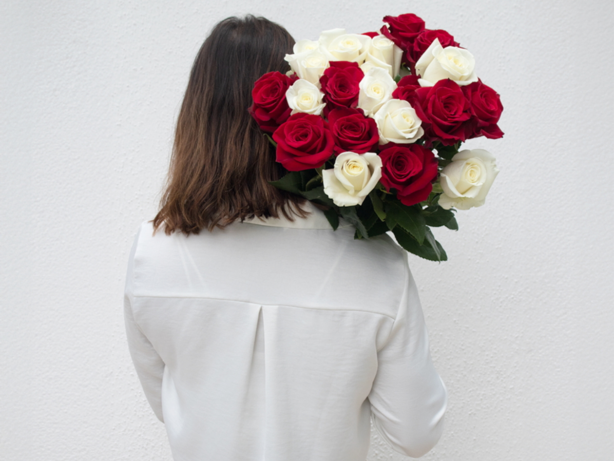 Get 2 Dozen Farmer's Color Choice Long-Stem Roses for Only $24.99! (Shipping Not Included)
