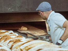 Achieve Sourdough Baking Mastery - Artisan Bread & Pastry